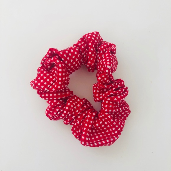 Red and white scrunchy - Picture 1 of 1